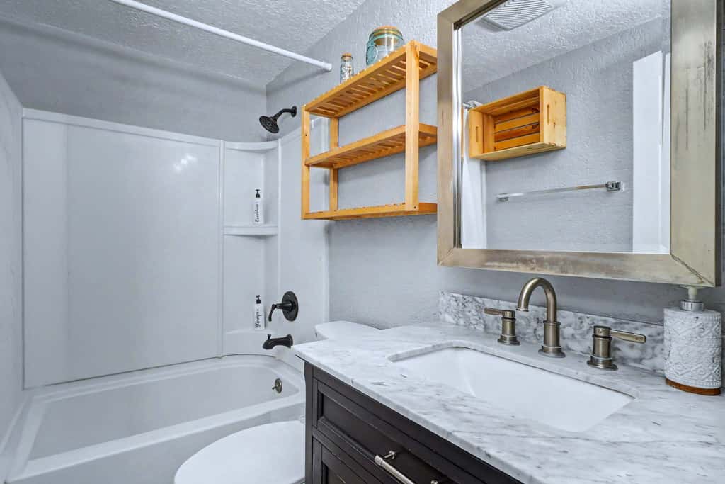 Family and dog friendly home with private pool