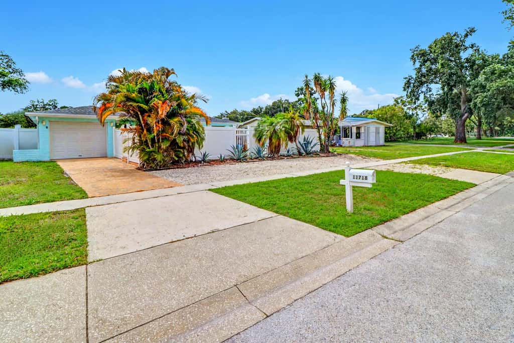 Family and dog friendly home with private pool