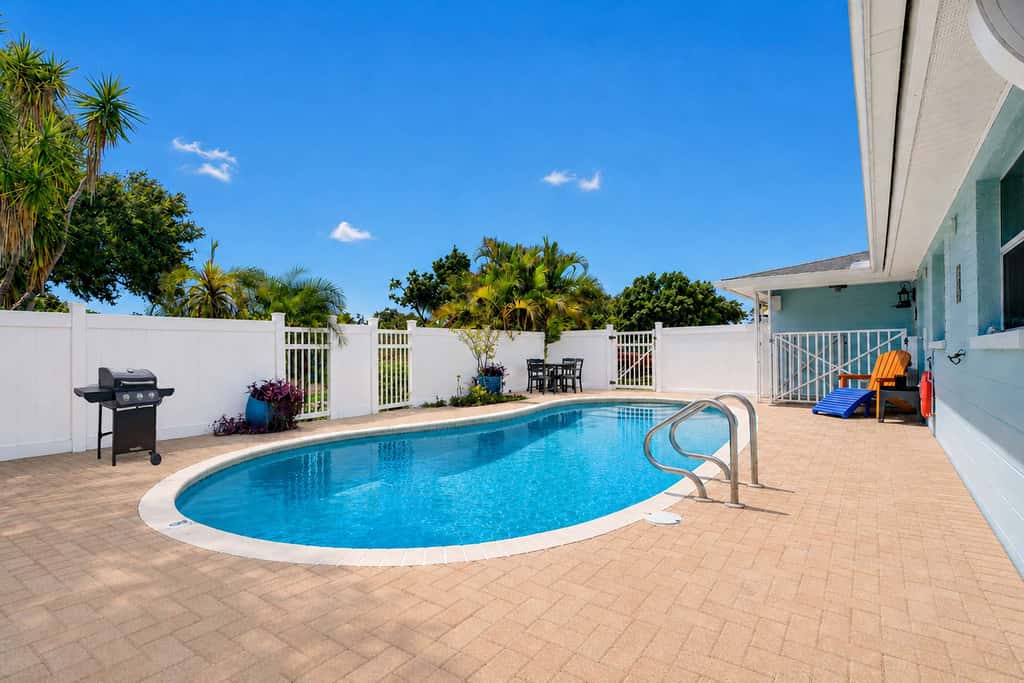 Family and dog friendly home with private pool