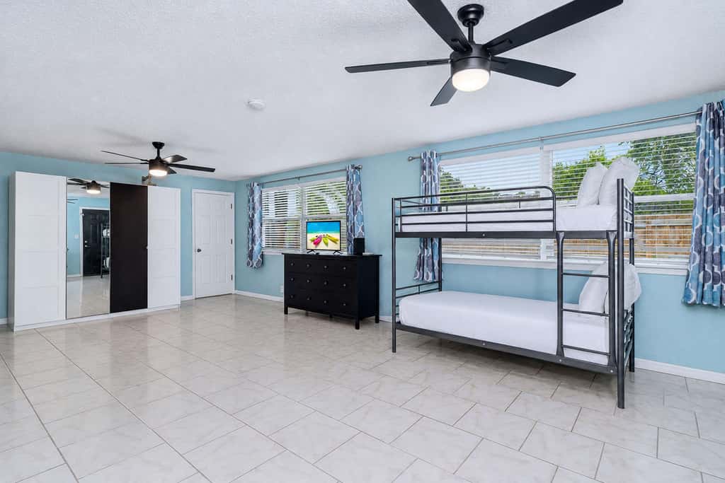Family and dog friendly home with private pool