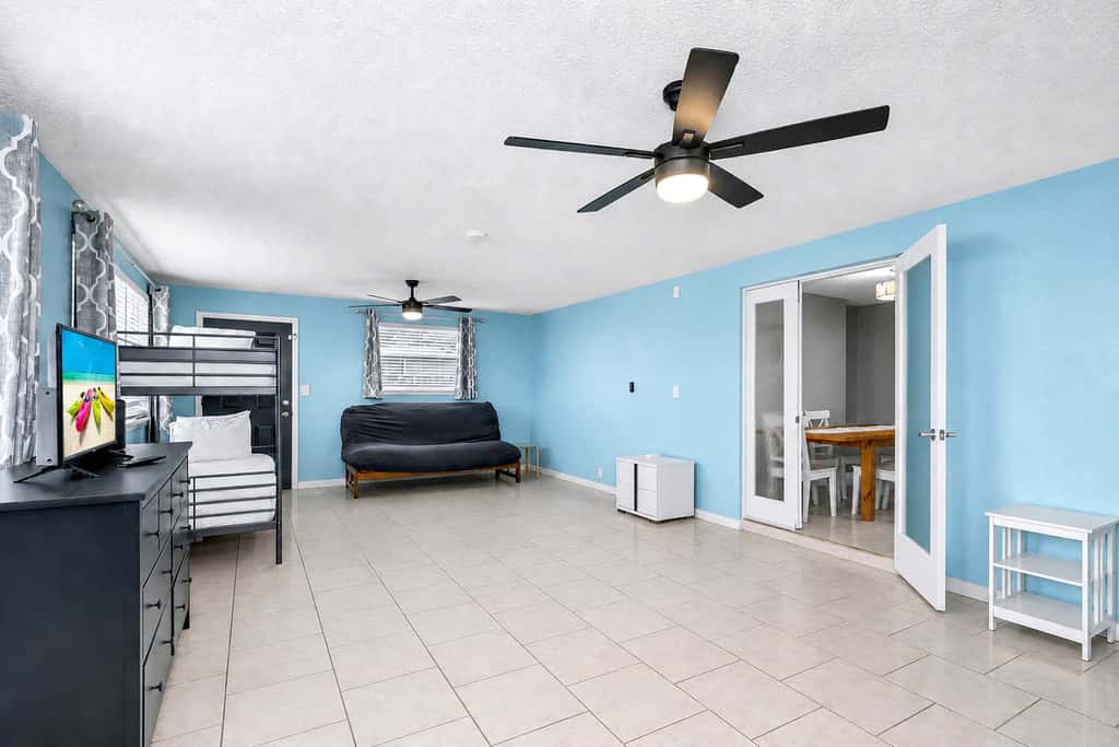 Family and dog friendly home with private pool