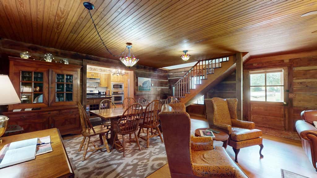 Luxury Farmhouse, creek, dog-friendly, gas fireplace, firepit, BBQ, cable, porch, swing