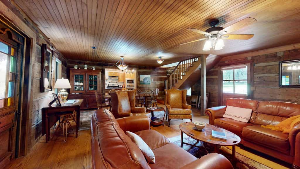 Carolina Jewel Farmhouse & Cottage