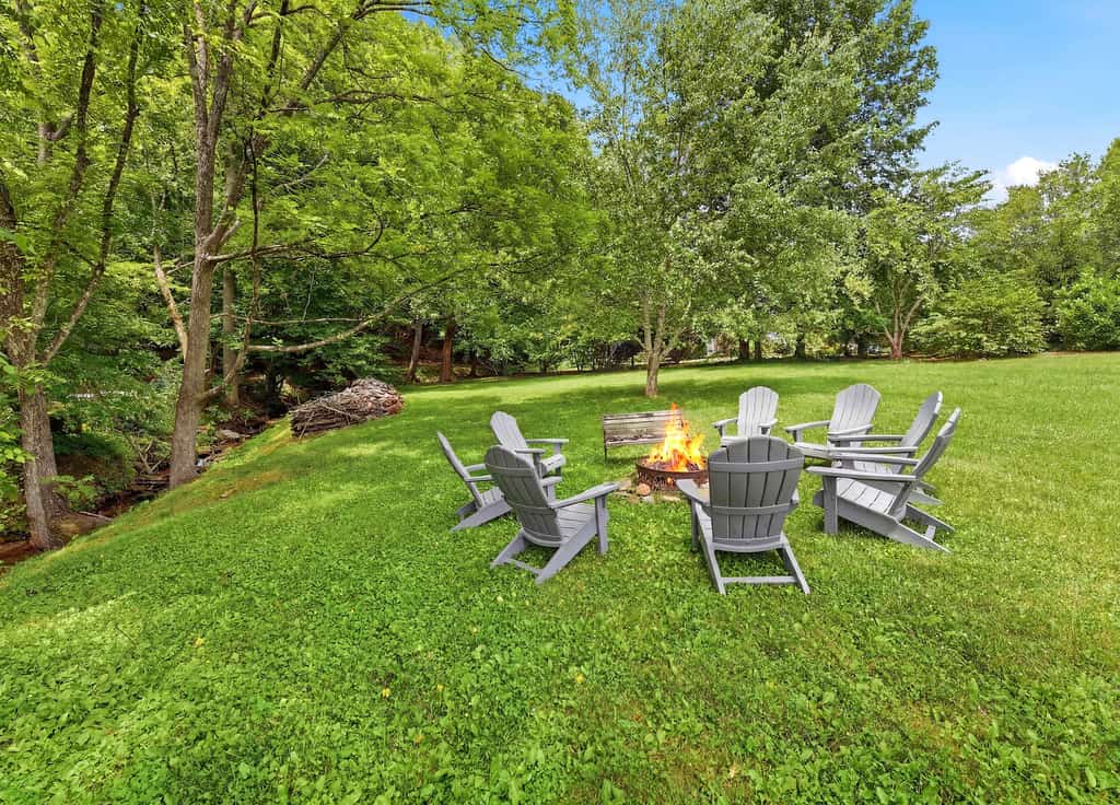 Carolina Jewel Farmhouse & Cottage