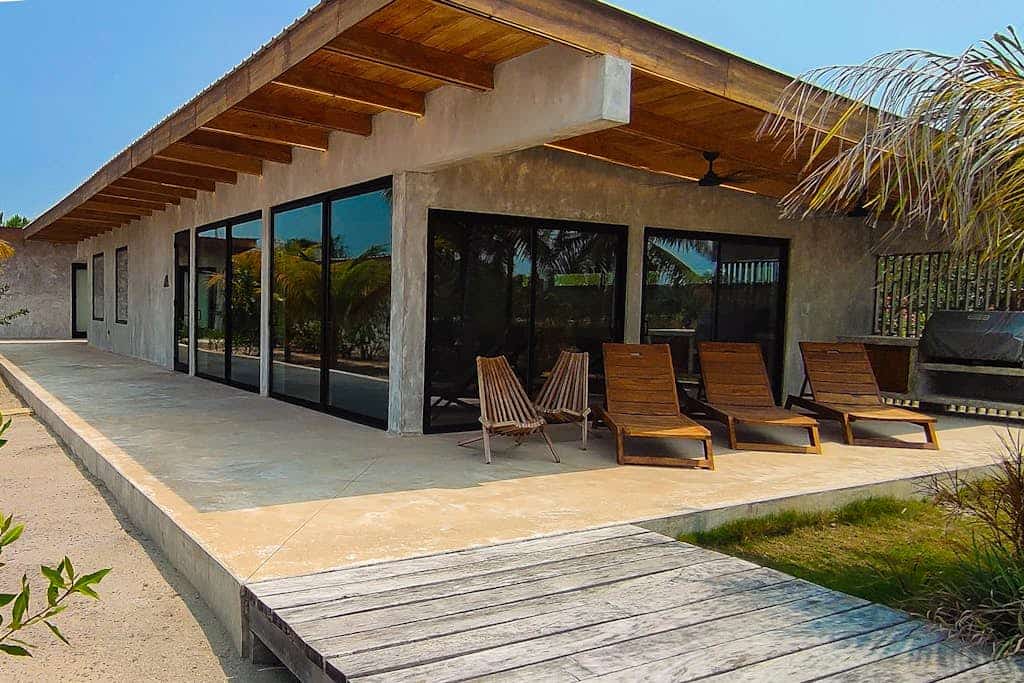Tranquil canal-view villa with WIFI,  dog friendly space & open layout