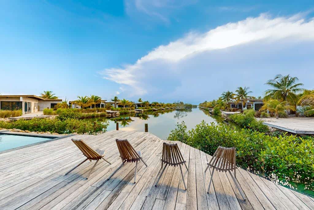 Tranquil waterfront villa with private deck & full kitchen