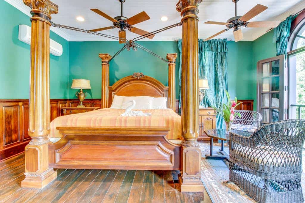 Two Riverfront Suites with Shared Infinity Pool, Balcony Views, WiFi, AC - Dogs OK