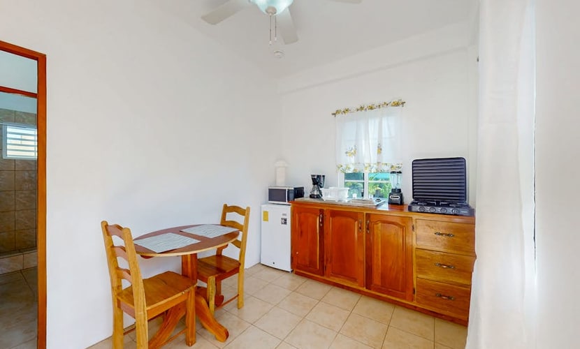 Charming single-level apartment with kitchenette and great location