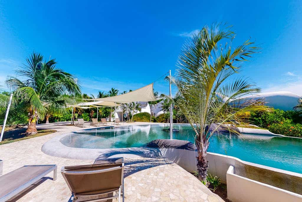Lagoon View luxury suite with AC & pool