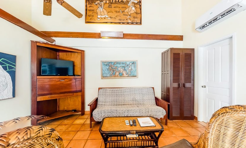 Oceanfront retreat with water view, pool, AC & free WiFi - easy beach access