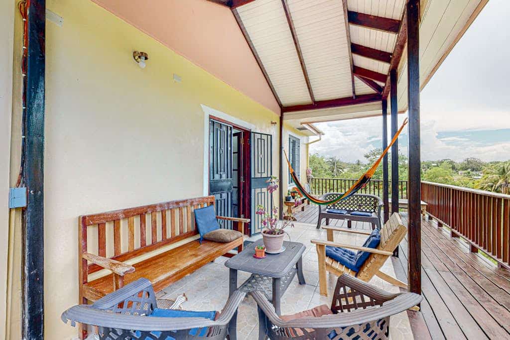 Serene villa with a large deck, gorgeous view, full kitchen, & washer/dryer