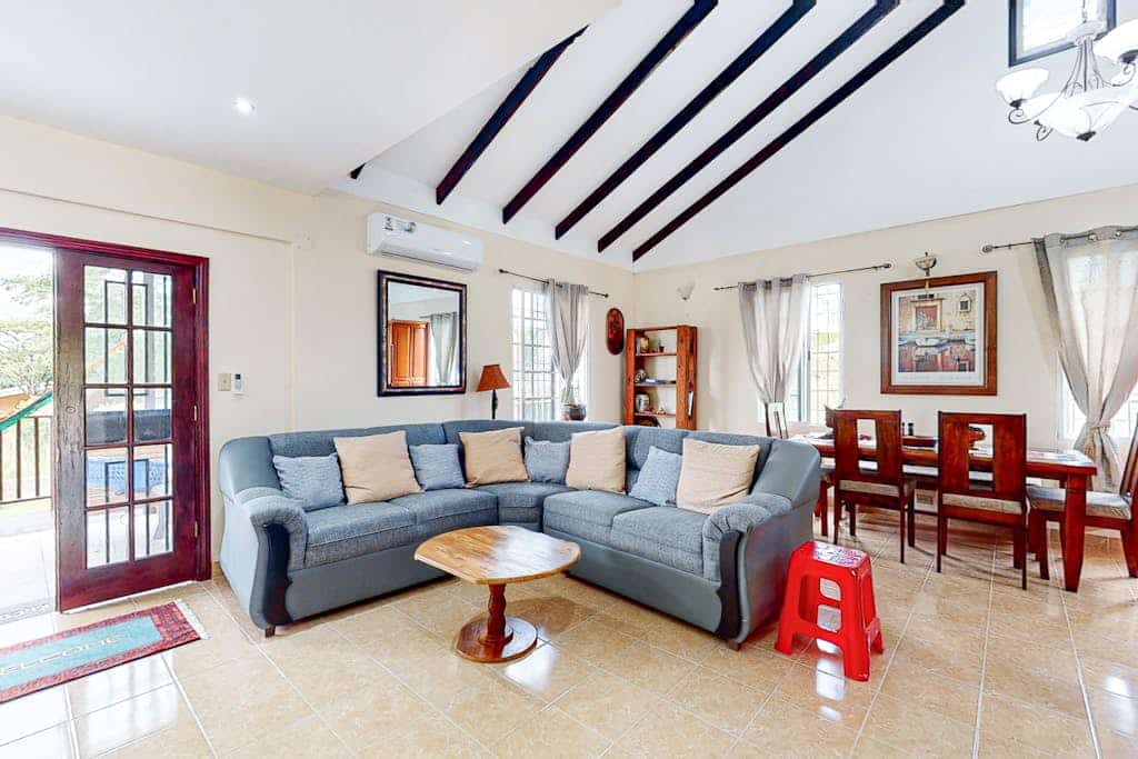 Serene villa with a large deck, gorgeous view, full kitchen, & washer/dryer
