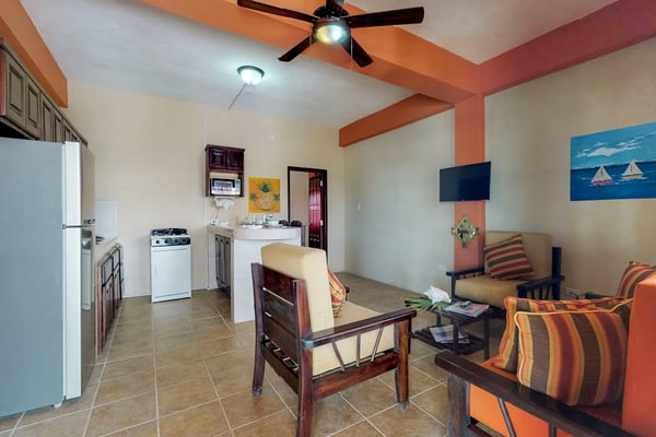 Ideally located apartment w/WiFi, partial AC & shared rooftop - steps to the sea