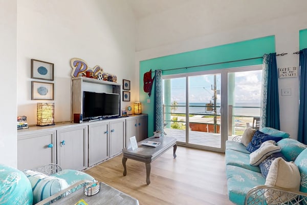 Enjoy Caribbean Sea views from this one-bedroom condo at Mara Laguna in San Pedro. Designed for two, it features a king bedroom, full kitchen, private balcony, and access to the community outdoor pool, with the lagoon nearby and the beach a short walk away.