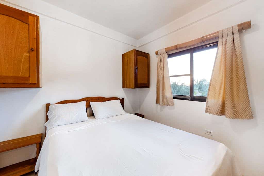 Budget-Friendly Suite with WiFi, AC, Shared Pool & Grill - Bike to Beach