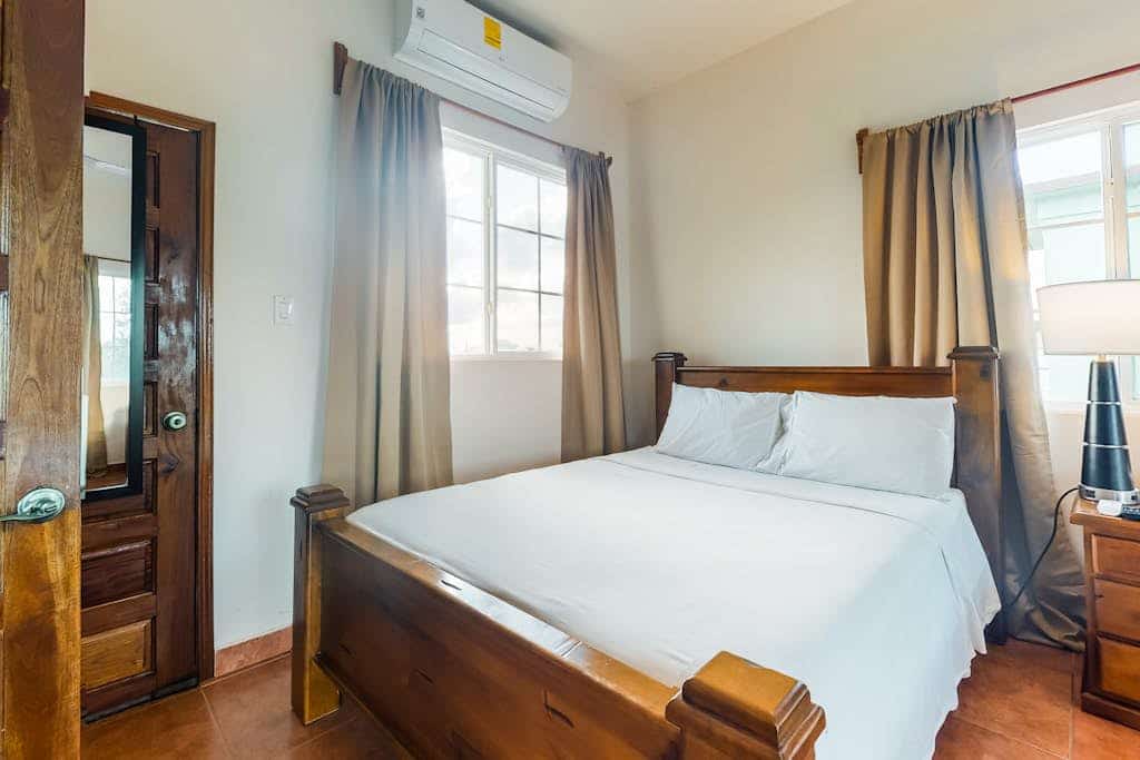 Cozy studio near town with an ocean view, free WiFi, partial AC & shared deck