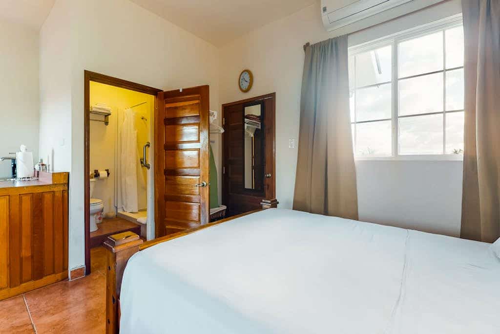 Cozy studio near town with an ocean view, free WiFi, partial AC & shared deck