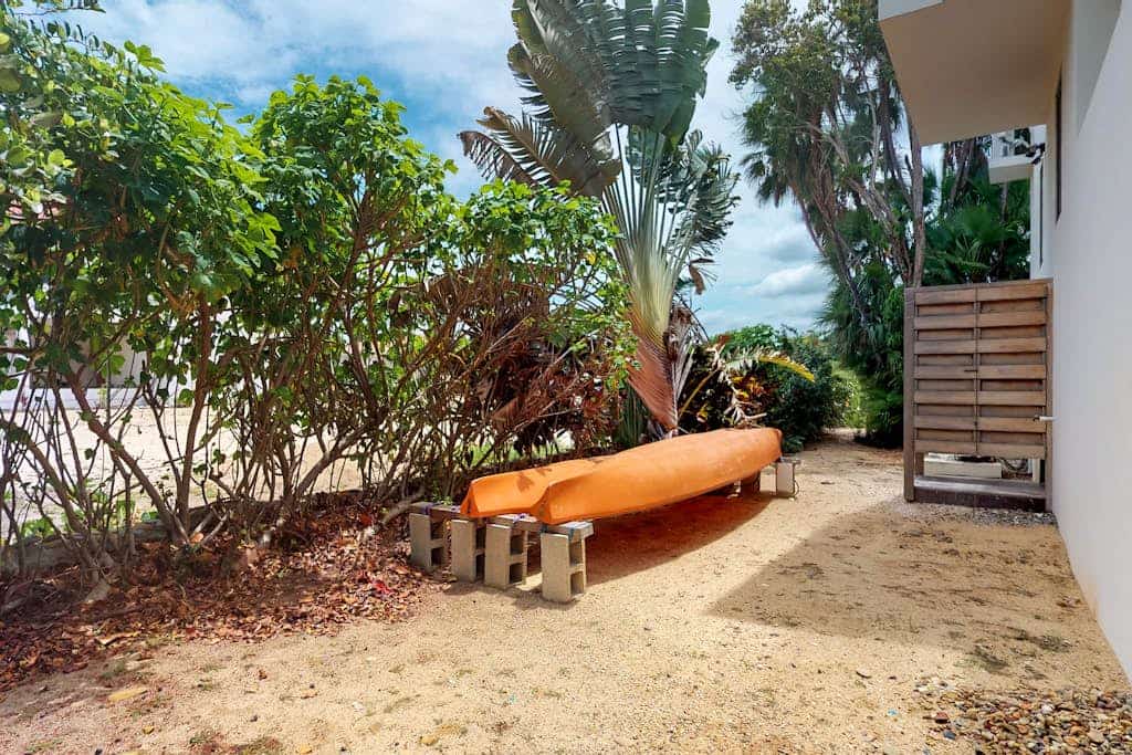 Oceanfront home w/ private beach, ocean view, kayaks, rooftop, WiFi & partial AC