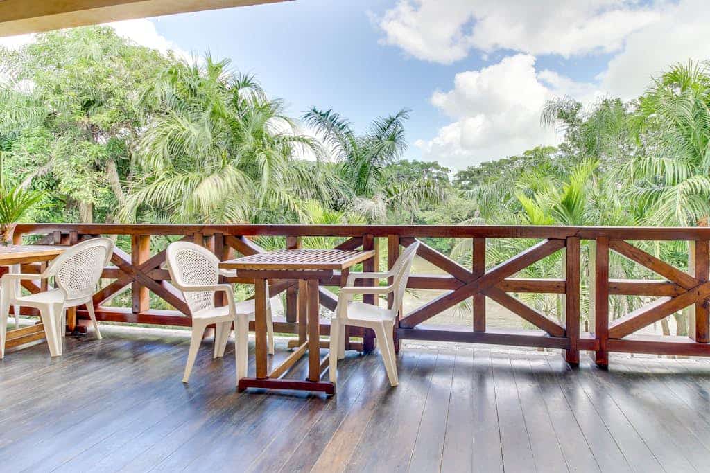 Romantic Suite on Riverfront Property with WiFi, AC & On-Site Pool/Dining