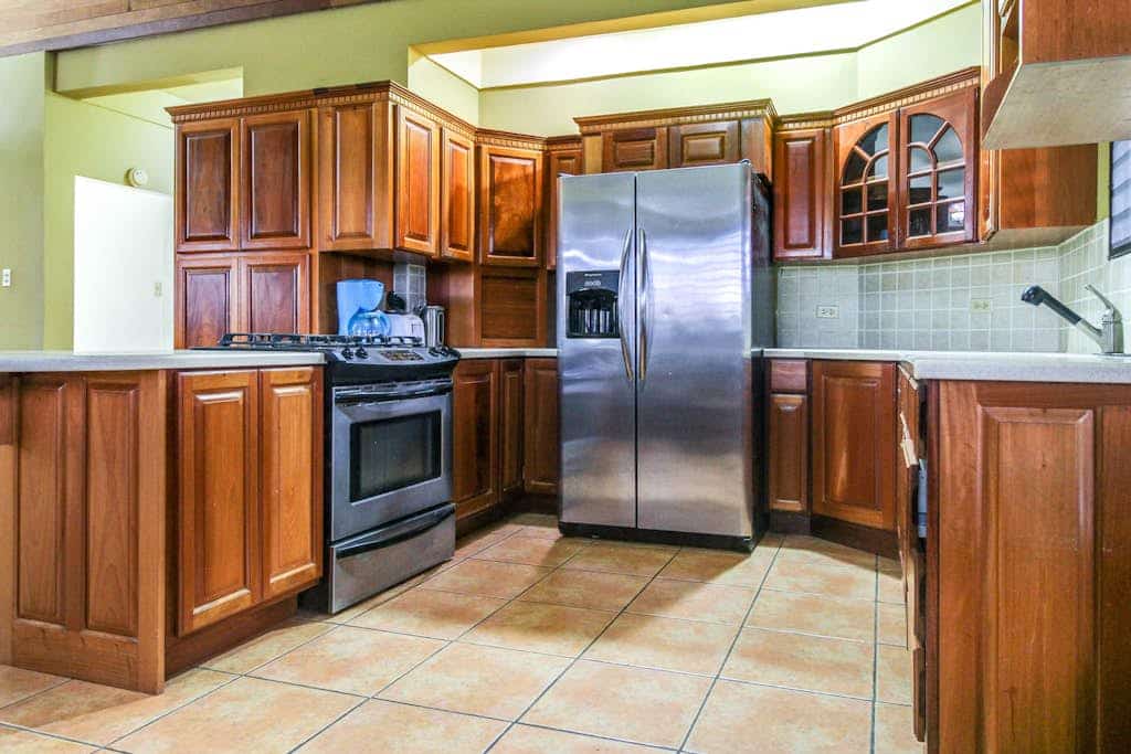Modern Home in Quiet Neighborhood w/ Balcony, WiFi, AC - Ideal for Day Trips