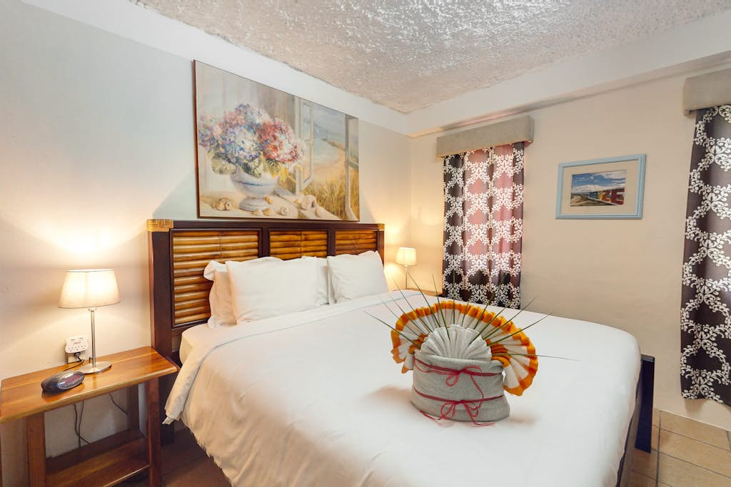 Sunrise King 2A Suite at Hummingbird Home Suites Gold Standard Certified