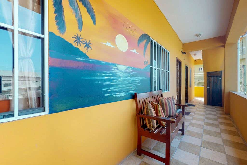Inviting apartment w/ WiFi & partial AC - steps from the ocean, walk everywhere