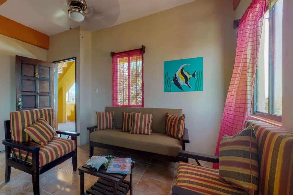 Inviting apartment w/ WiFi & partial AC - steps from the ocean, walk everywhere
