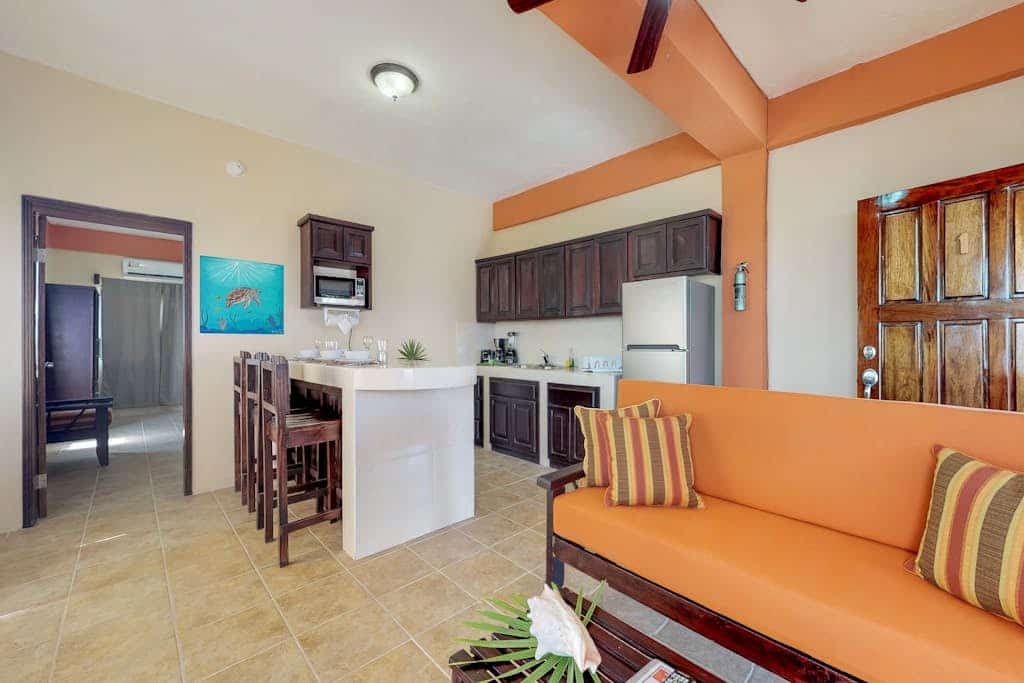 Charming apartment w/ amazing rooftop view, WiFi & partial AC - walk everywhere