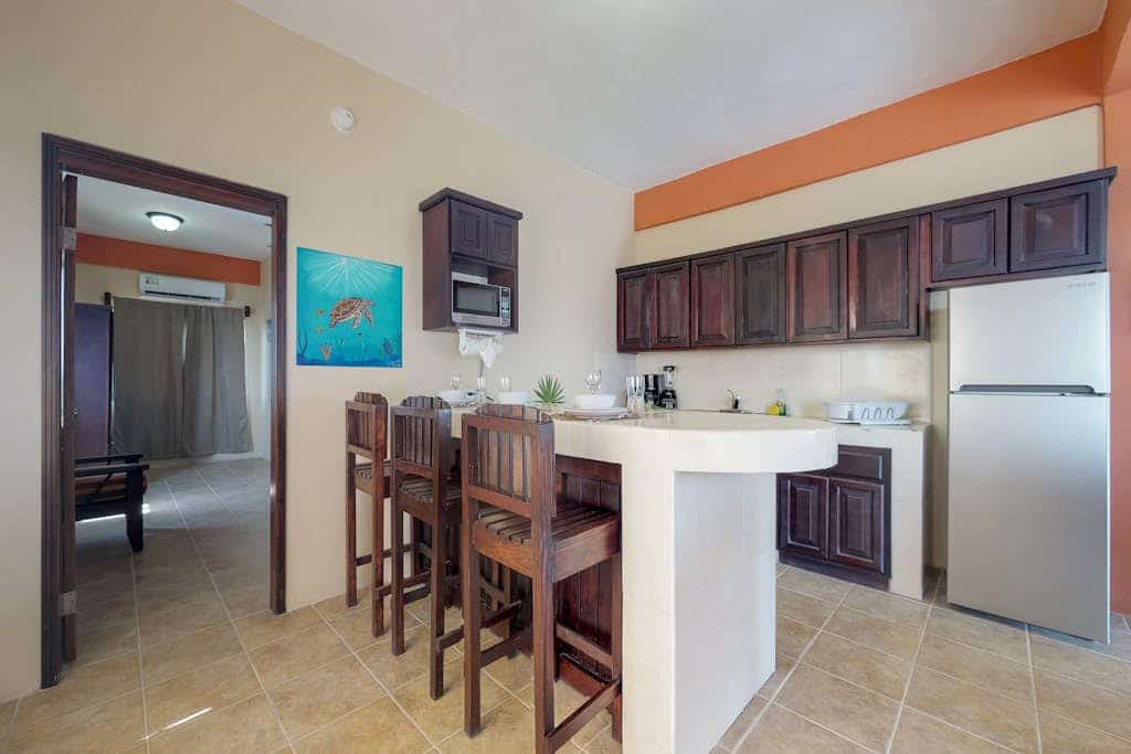 Charming apartment w/ amazing rooftop view, WiFi & partial AC - walk everywhere