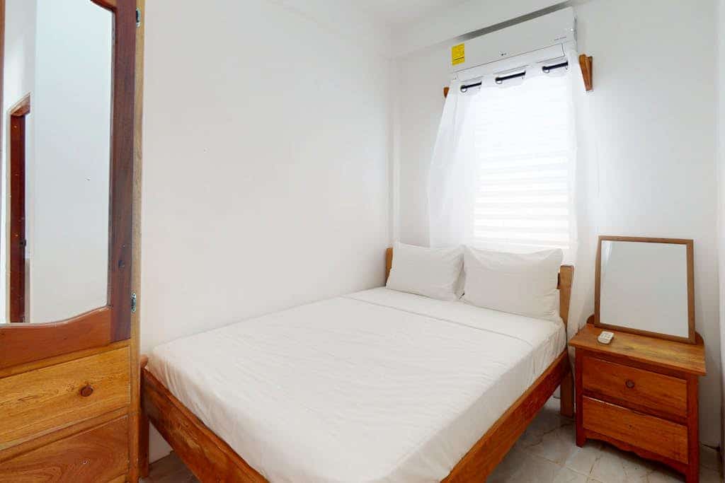 Charming single-level apartment with kitchenette and great location