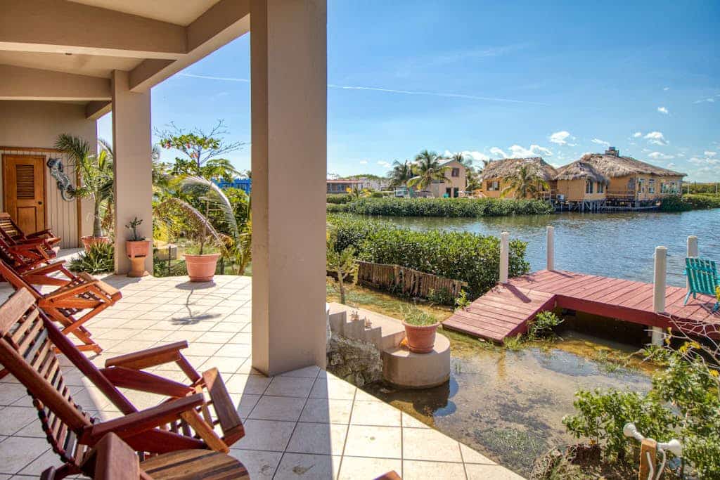 Fantastic lagoon-front condo W/ free WiFi, full kitchen, dock, & great location