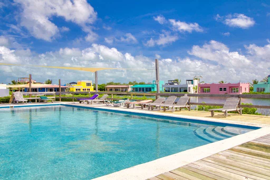 Fantastic lagoon-front condo W/ free WiFi, full kitchen, dock, & great location
