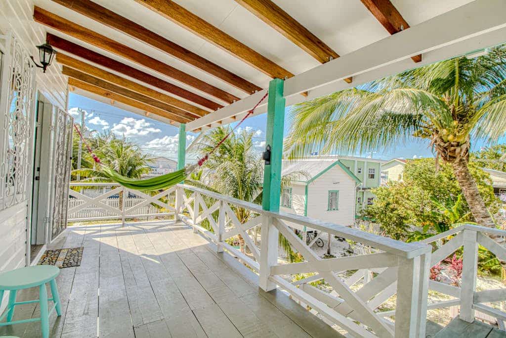 Island studio centrally located with balcony, hammock, & grill