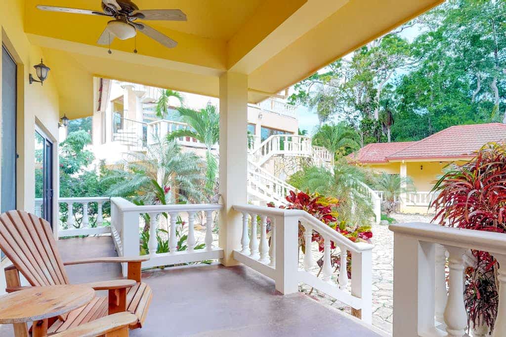 Morningstar Breeze combines a spacious three-bedroom home and separate casita within Red Rock, formerly known as The Reserve / Sanctuary Bay, giving families and groups of up to 10 room to stay together with added privacy. The property offers 4,100 sq. ft. of space, outdoor living, and access to the development’s shared beach club and swimming pool.