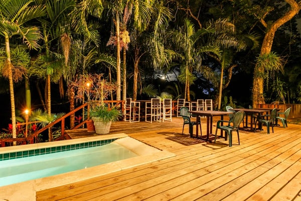 Lovely Suite with Riverfront Location, Pool, WiFi & AC