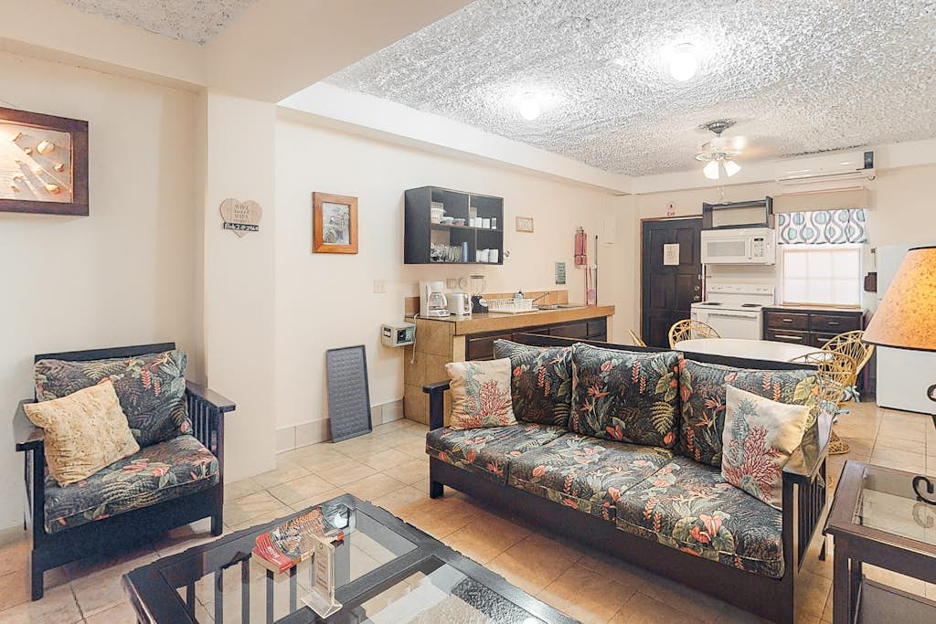 Family Getaway 2B Suite at Hummingbird Home Suites Gold Standard Certified