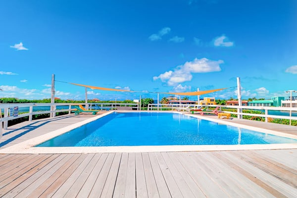 Lagoon-front suite w/ shared pool, ocean view, WiFi & central AC - near beaches