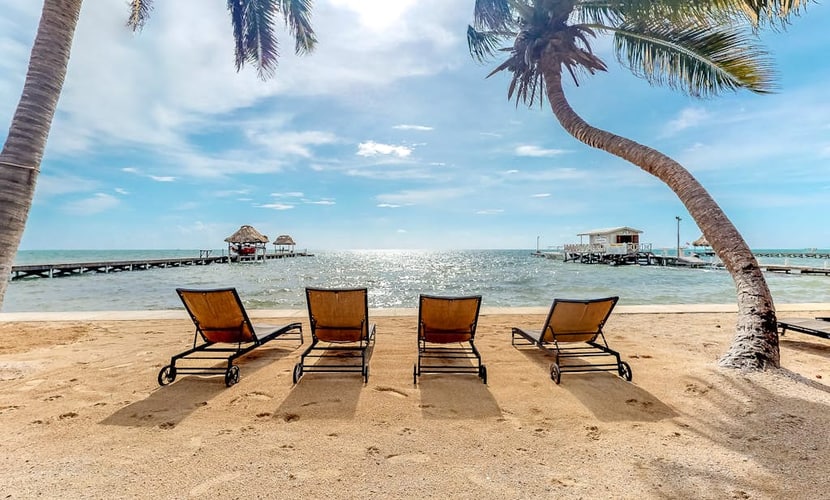Peaceful dog-friendly condo w/ ocean view, shared pool, free WiFi & partial AC