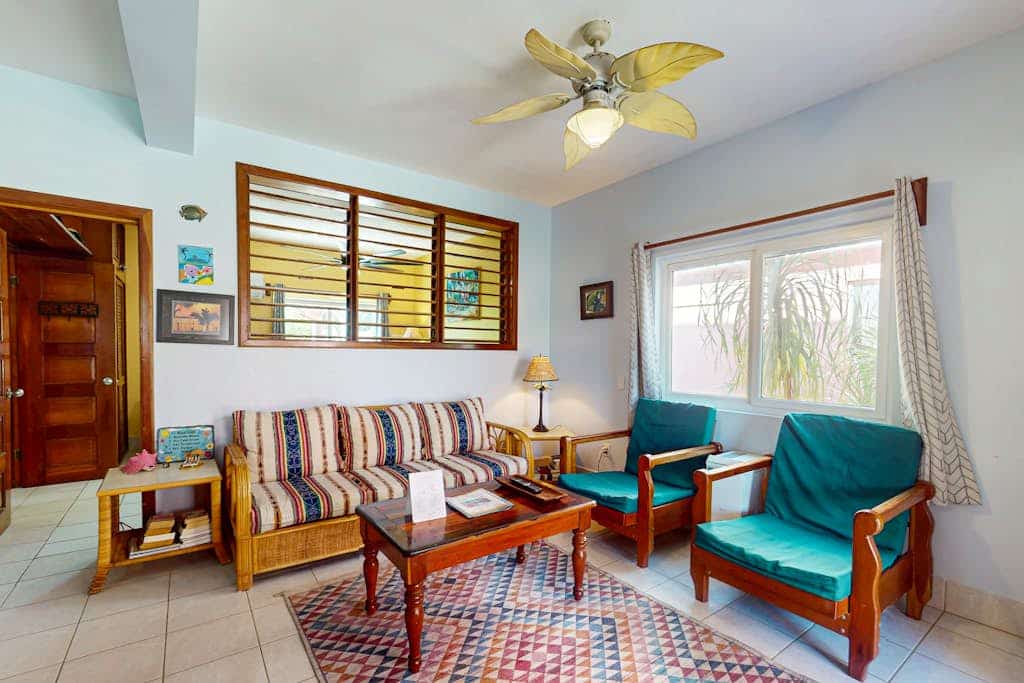 Peaceful dog-friendly condo w/ ocean view, shared pool, free WiFi & partial AC