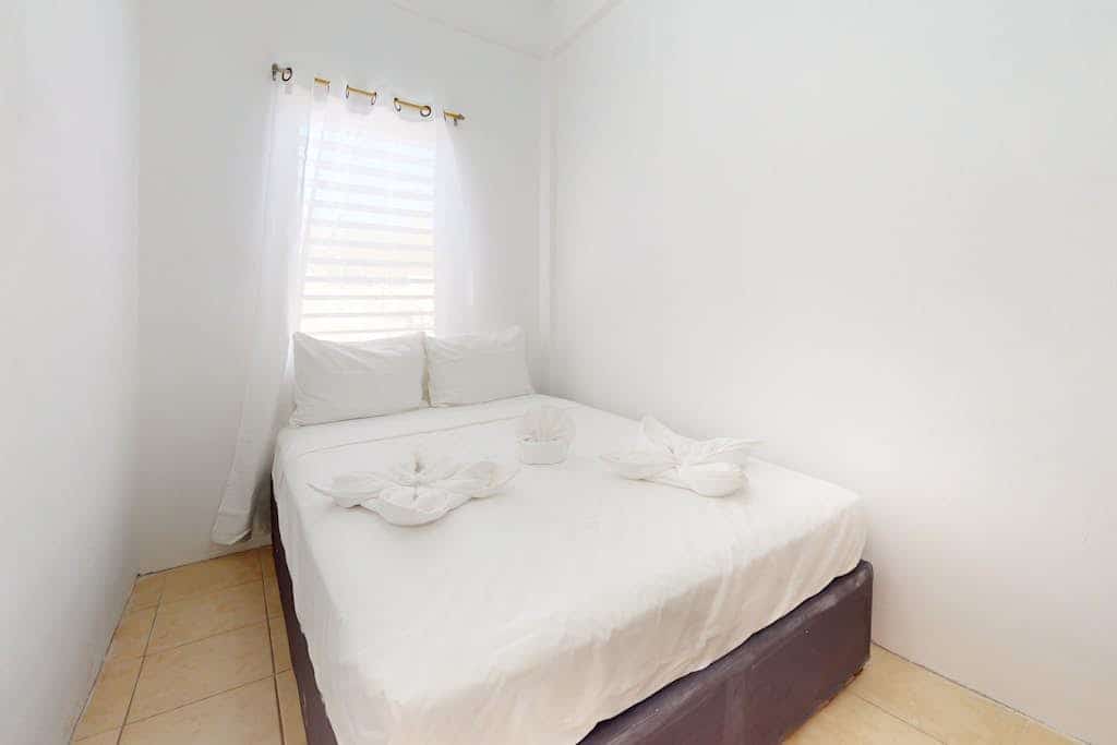Cozy island retreat with WiFI,  functional kitchenette and near to restaurants