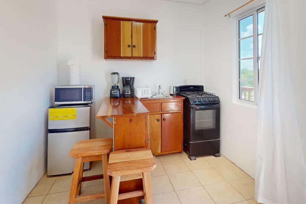 Cozy island retreat with WiFI,  functional kitchenette and near to restaurants