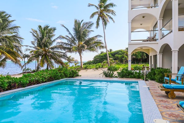 New oceanfront condo w/shared pool, dock, two kayaks, partial AC, strong WiFi