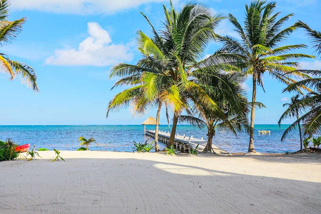 New oceanfront condo w/shared pool, dock, two kayaks, partial AC, strong WiFi