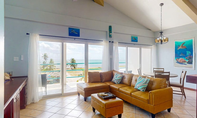 Steps from the sea third-floor apartment with shared pool & ocean-view balcony