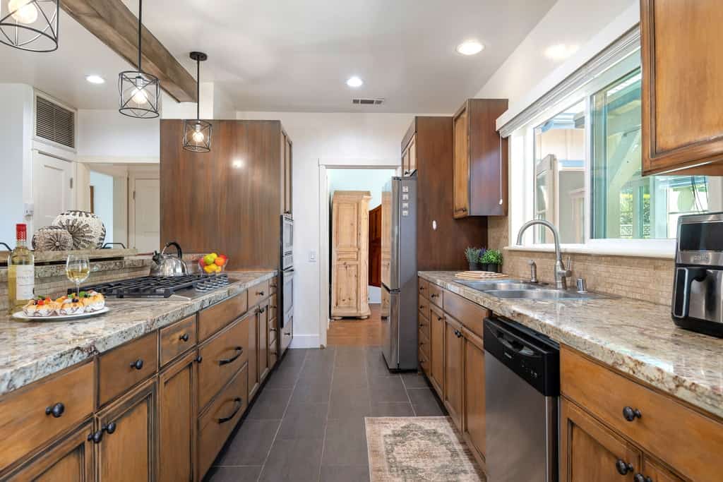 NEW Steps to the Sand on Mesa Lane 3 BD 2BA with Jacuzzi!