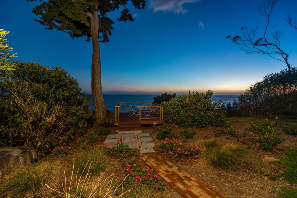 Ocean front home, next to beach access, heated pool and spa