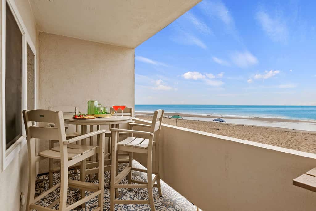 Luxury Oceanfront Condo | Panoramic Views, California King & Beach Access