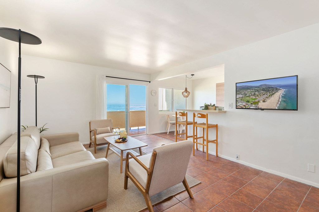 Carpinteria Shores CS 210