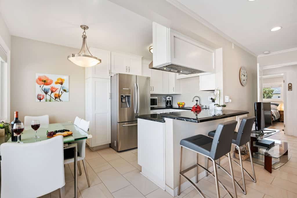 Beachfront End Unit | Ocean Views, Remodeled Kitchen & Steps to the Sand