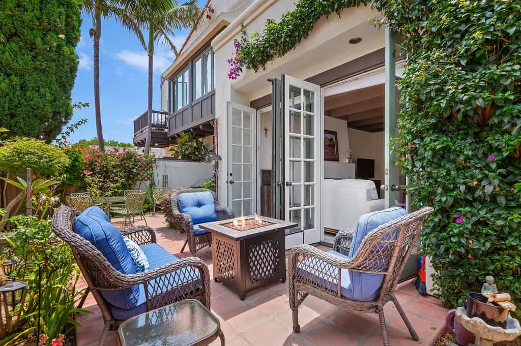 Enjoy the Beauty of Downtown Santa Barbara Walk Everywhere!